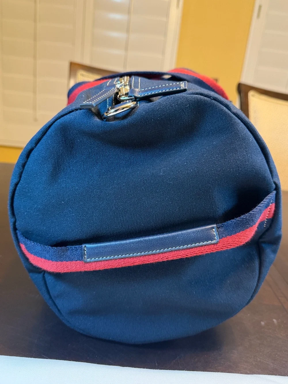 New Authentic Gucci Crest Logo Navy Canvas Duffle Bag Large
